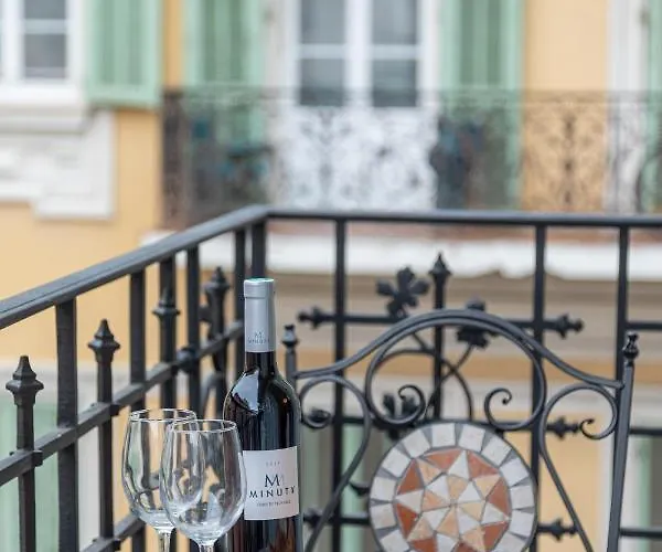 Апартаменты Lovely With Terrace Centre