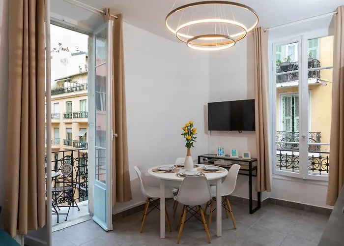 Lovely With Terrace Centre