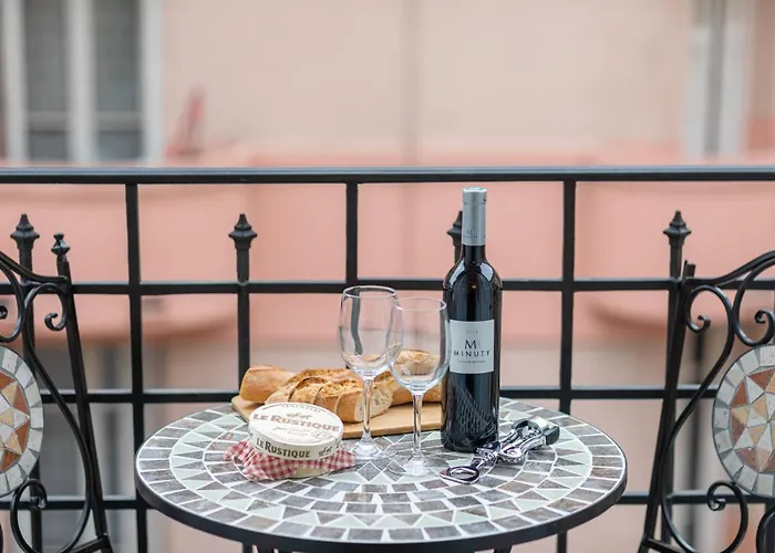 Апартаменты Lovely With Terrace Centre Ницца