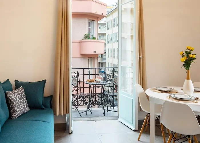 Lovely With Terrace Centre Ницца