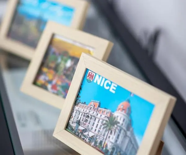 Lovely With Terrace Centre Апартаменты *