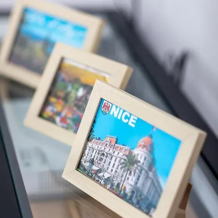 Lovely With Terrace Centre Apartment *